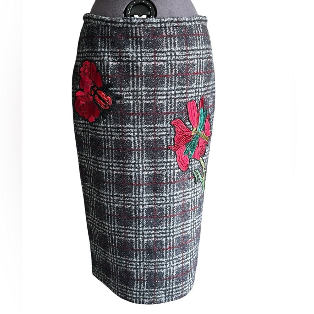 Philosophy Gray Plaid Pencil Skirt with Red Floral Appliqué